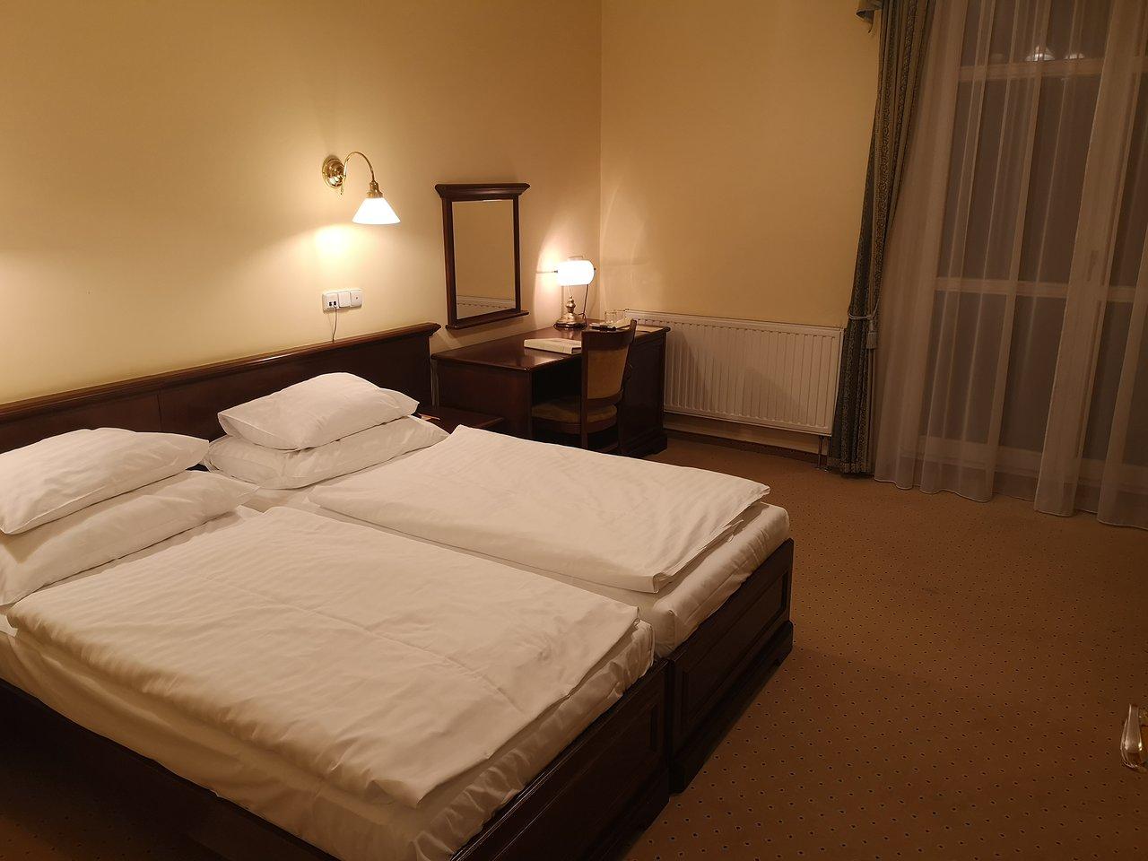 Parkhotel Richmond การ์โลวีวารี ภายนอก รูปภาพ