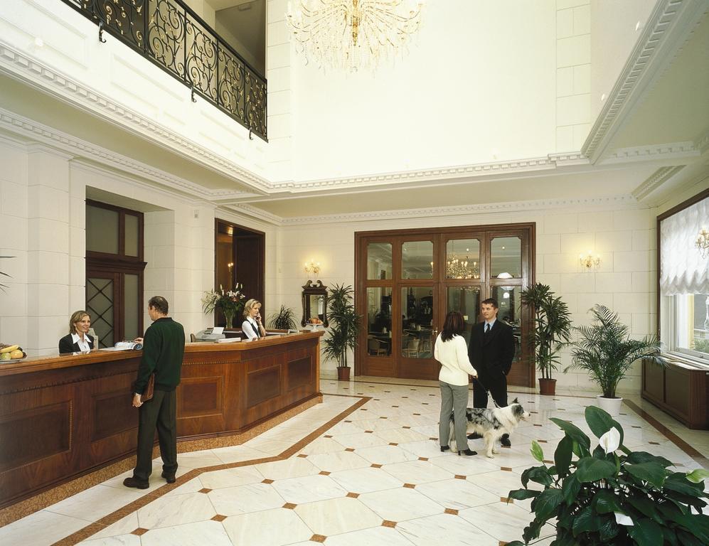 Parkhotel Richmond การ์โลวีวารี ภายนอก รูปภาพ